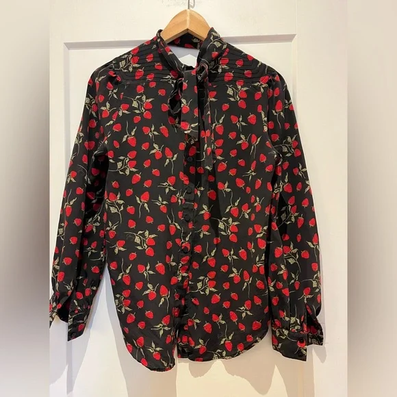 Vintage Juicy Couture 100% Silk Front Tie/Bow Strawberry Print Blouse S - Picture 2 of 13